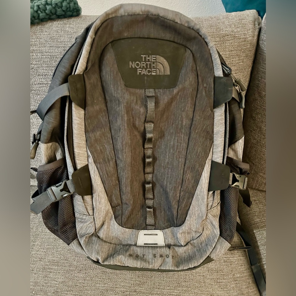 The North Face Hot Shot SE Backpack Gray Black 30L